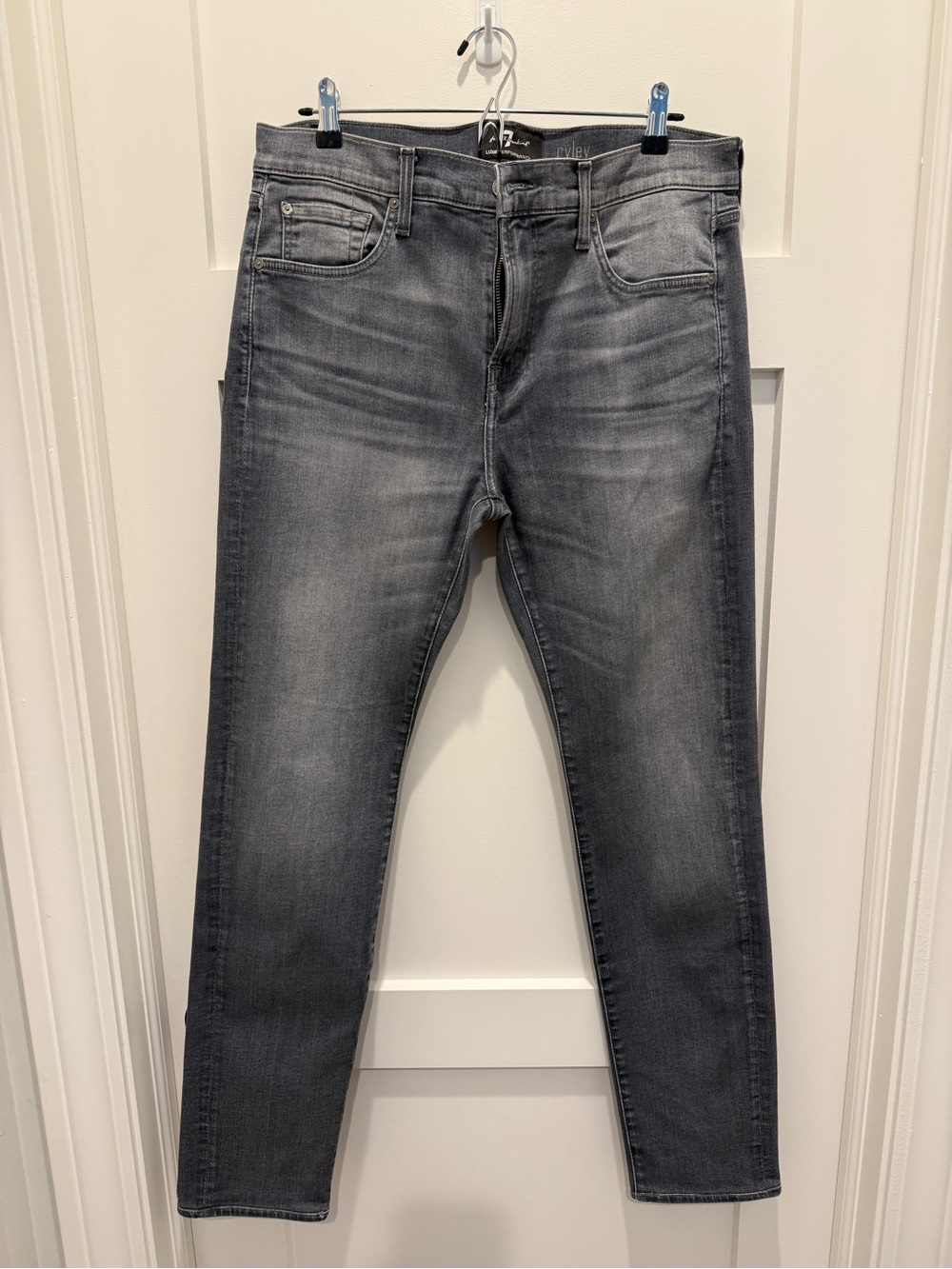 7 For All Mankind Men's Gray Slim Fit Jeans - Modern Washed Finish - Ryley Fit